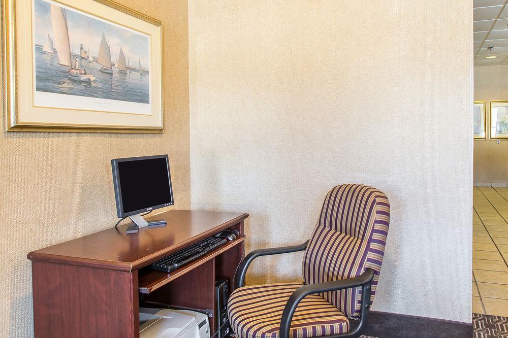Quality Inn Mystic-Groton Екстериор снимка