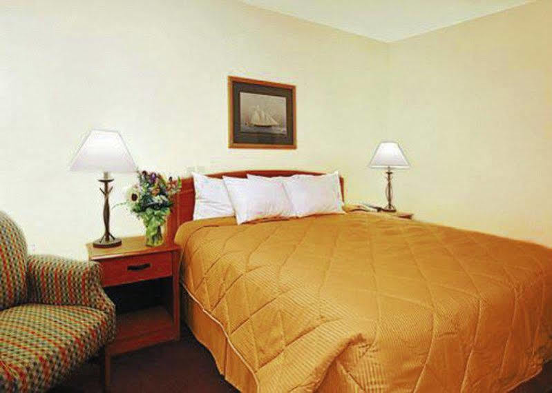 Quality Inn Mystic-Groton Екстериор снимка